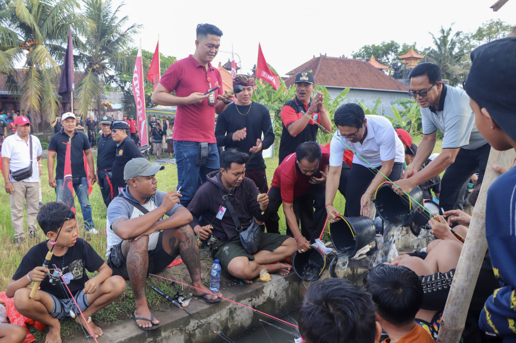 Jaga Irigasi, Kebersihan Aliran Telabah Munduk Segeh